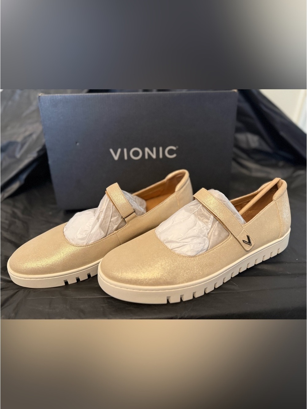 Vionic Gold Mary Jane Flats with Cushioned Platform 12W